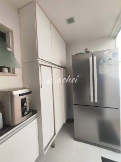 Casa de Alto Padrão à Venda no Miragem