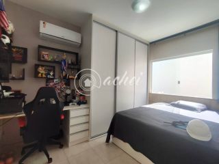 Casa de Alto Padrão à Venda no Miragem