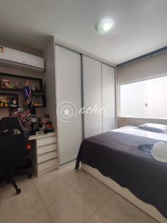 Casa de Alto Padrão à Venda no Miragem