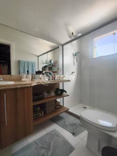 Casa de Alto Padrão à Venda no Miragem