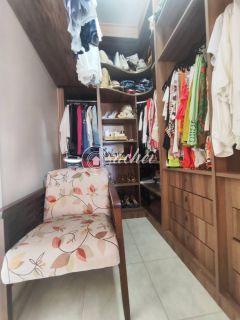 Casa de Alto Padrão à Venda no Miragem