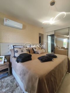 Casa de Alto Padrão à Venda no Miragem