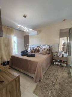 Casa de Alto Padrão à Venda no Miragem