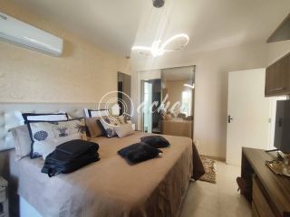 Casa de Alto Padrão à Venda no Miragem