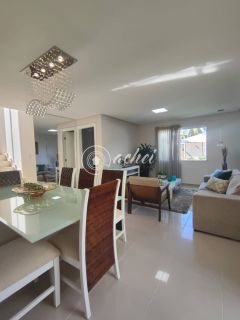 Casa de Alto Padrão à Venda no Miragem