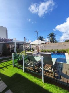 Casa de Alto Padrão à Venda no Miragem