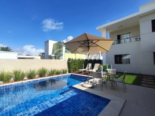 Casa de Alto Padrão à Venda no Miragem