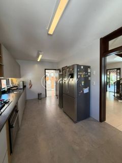 Casa em condomínio fechado com 5 quartos, piscina privativa e terreno de 400m² em Buraquinho, Lauro de Freitas