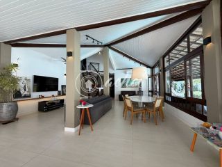 Casa em condomínio fechado com 5 quartos, piscina privativa e terreno de 400m² em Buraquinho, Lauro de Freitas