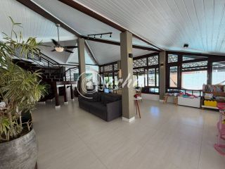 Casa em condomínio fechado com 5 quartos, piscina privativa e terreno de 400m² em Buraquinho, Lauro de Freitas