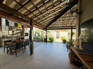 Casa em condomínio fechado com 5 quartos, piscina privativa e terreno de 400m² em Buraquinho, Lauro de Freitas