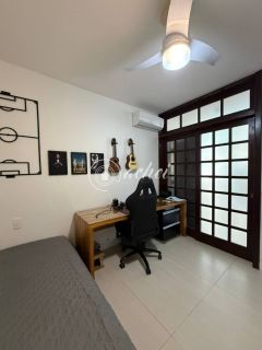 Casa em condomínio fechado com 5 quartos, piscina privativa e terreno de 400m² em Buraquinho, Lauro de Freitas