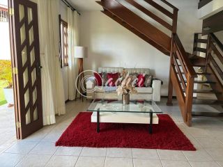 Casa à venda com quarto térreo