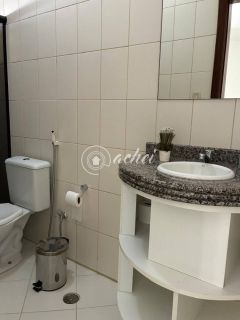 Casa à venda com quarto térreo