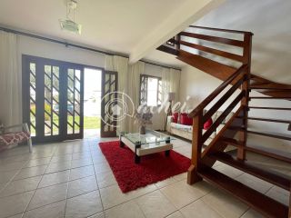 Casa à venda com quarto térreo