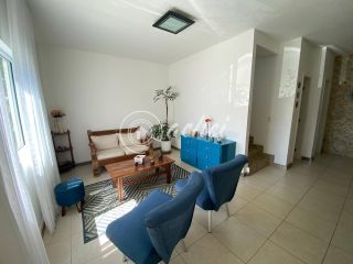 Casa à venda em condomínio clube – Priscila Dutra