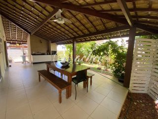 Casa à venda em condomínio clube – Priscila Dutra