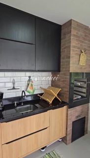 Casa moderna 4/4, finamente decorada, energia solar, Condomínio com infraestrutura completa.