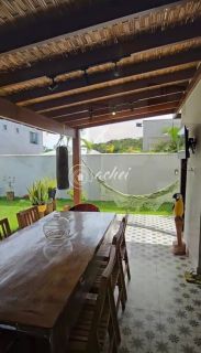 Casa moderna 4/4, finamente decorada, energia solar, Condomínio com infraestrutura completa.