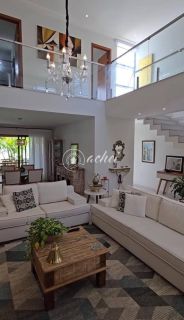 Casa moderna 4/4, finamente decorada, energia solar, Condomínio com infraestrutura completa.