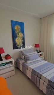 Casa moderna 4/4, finamente decorada, energia solar, Condomínio com infraestrutura completa.