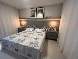 Casa moderna 4/4, finamente decorada, energia solar, Condomínio com infraestrutura completa.