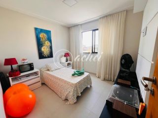 Casa moderna 4/4, finamente decorada, energia solar, Condomínio com infraestrutura completa.