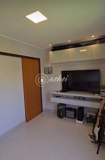 Casa moderna 4/4, finamente decorada, energia solar, Condomínio com infraestrutura completa.