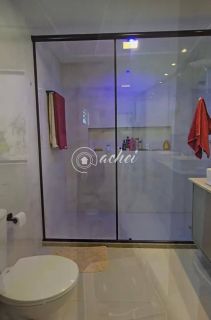 Casa moderna 4/4, finamente decorada, energia solar, Condomínio com infraestrutura completa.