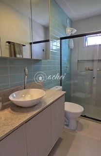 Casa moderna 4/4, finamente decorada, energia solar, Condomínio com infraestrutura completa.