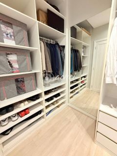 Casa de Condomínio  4/4 e  2 suítes  Busca Vida (Abrantes)