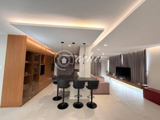 Casa de Condomínio  4/4 e  2 suítes  Busca Vida (Abrantes)