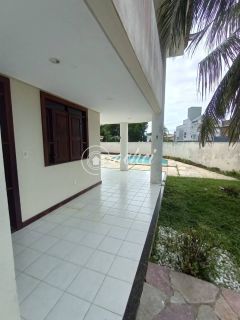 Exclusividade em Alameda Fechada: Casa com 3 Suítes e Lazer Privativo em Vilas do Atlântico