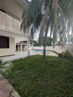 Exclusividade em Alameda Fechada: Casa com 3 Suítes e Lazer Privativo em Vilas do Atlântico