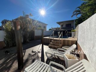 Casa 3/4 em Condomínio Fechado em Vilas do Atlântico – Elegância e Qualidade de Vida