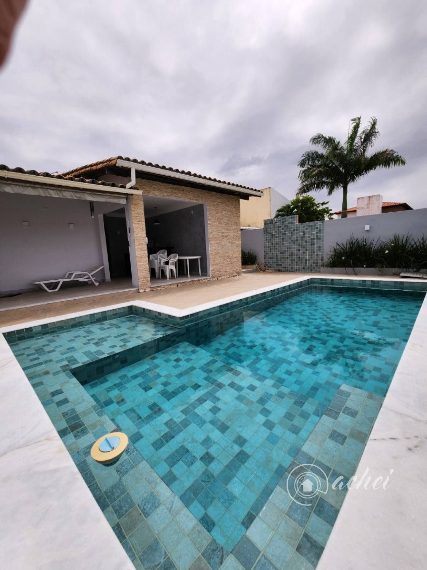 Casa Térrea em Vilas do Atlântico: 3 Suítes, Piscina e Área gourmet