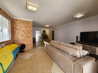 Casa Térrea em Vilas do Atlântico: 3 Suítes, Piscina e Área gourmet