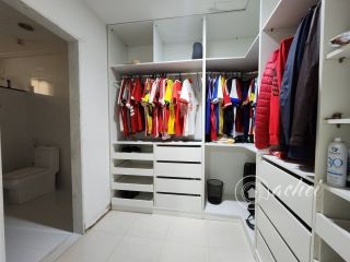 Casa Térrea em Vilas do Atlântico: 3 Suítes, Piscina e Área gourmet