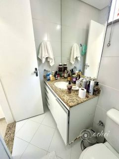 Casa 4/4 em Condomínio Fechado à Venda em Buraquinho