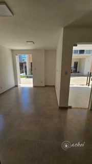 Casa Duplex à Venda – 4 Quartos | Suíte no Térreo | Nascente