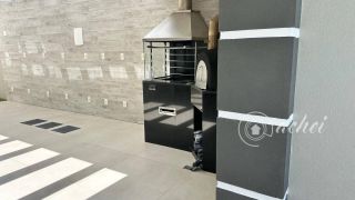 Residência de Alto Padrão com 3 Suítes, Piscina e Área Gourmet