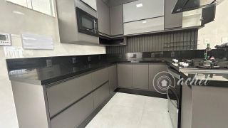 Residência de Alto Padrão com 3 Suítes, Piscina e Área Gourmet