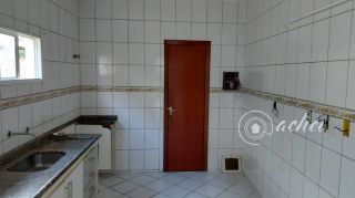 Casa Térrea com Piscina à Venda no Miragem