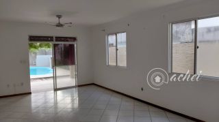 Casa Térrea com Piscina à Venda no Miragem