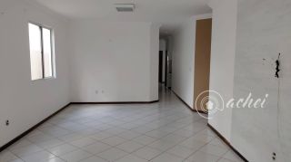 Casa Térrea com Piscina à Venda no Miragem