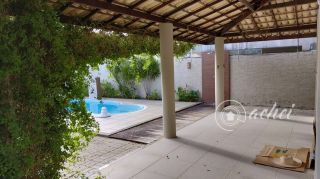 Casa Térrea com Piscina à Venda no Miragem
