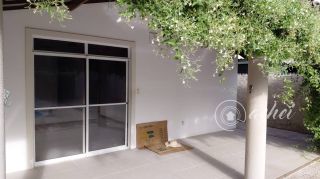 Casa Térrea com Piscina à Venda no Miragem