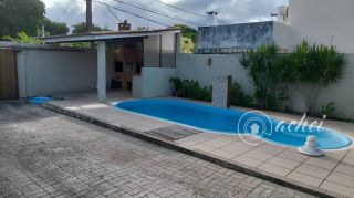 Casa Térrea com Piscina à Venda no Miragem