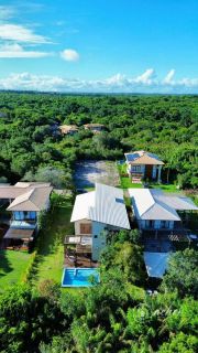 ALTO PADRÃO NA PRAIA DO FORTE – CASA 5 SUÍTES