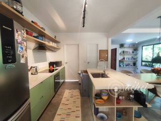 CASA DUPLEX COM 4 SUÍTES, ENERGIA SOLAR E ÁREA GOURMET